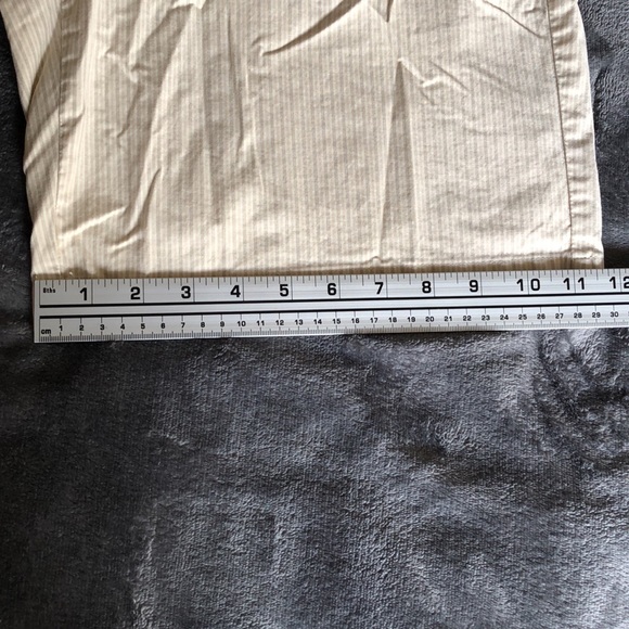 Women’s size 12 dockers ideal fit striped shorts - Picture 9 of 11